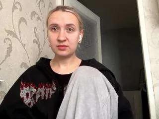 emilycosta — Hey hey [10 tokens remaining]