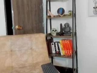 Offline gia-fantasy on CamSoda