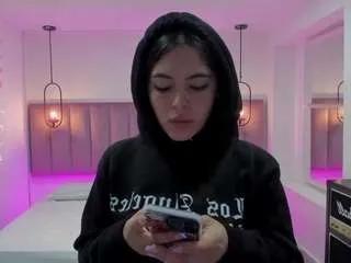 Freechat haily-b on CamSoda