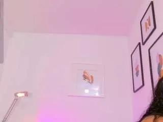 Freechat hotiergirl on CamSoda