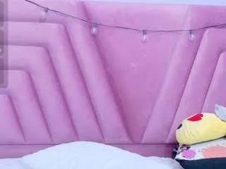 Freechat hotiergirl on CamSoda