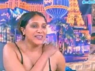 Offline indiansexylady4u on CamSoda