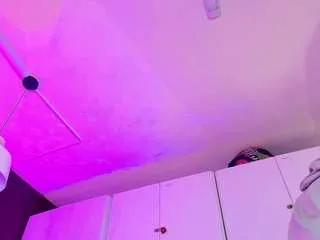 Freechat inndra-hot on CamSoda