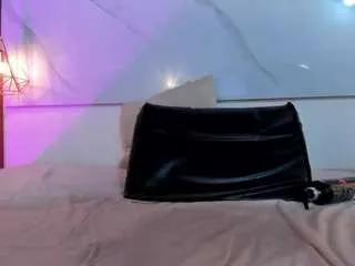 Offline isabella-zc on CamSoda