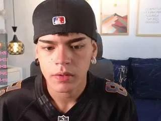 CamSoda kevinmiet is Freechat kevinmiet — kevinmiet Public Chat Channel