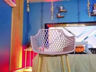 Freechat lady-brownn on CamSoda