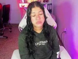 Offline layla-golden on CamSoda