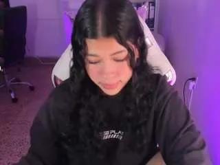 Offline layla-golden on CamSoda