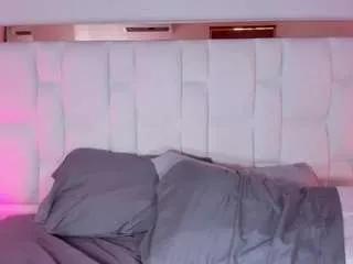 Offline layla-golden on CamSoda