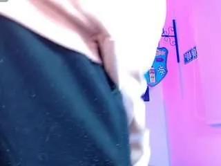 lili-and-breazer on CamSoda 