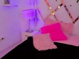 Offline little-mommy on CamSoda