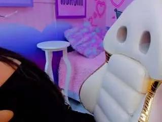 Offline little-mommy on CamSoda