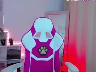 Offline livingdolly on CamSoda