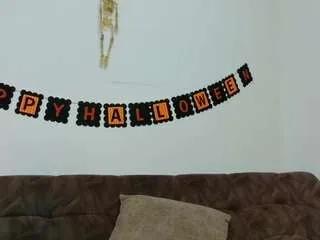 Offline loretahorny on CamSoda