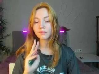 CamSoda luna-go1d is Away luna-go1d — Golden Ticket Show In Progress. Tip 50 to join the show