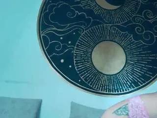 Offline lunaa-mistyc on CamSoda