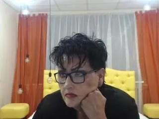 Offline masterleila on CamSoda