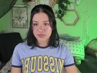 Offline miaarose on CamSoda