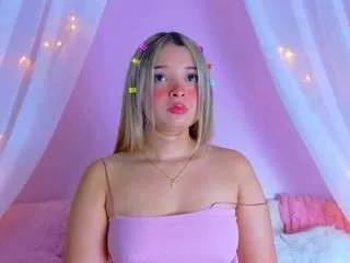 Freechat miilla-cooper on CamSoda