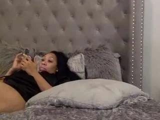 missprettypocahontas on CamSoda 