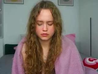 Freechat noreenbeverley on CamSoda