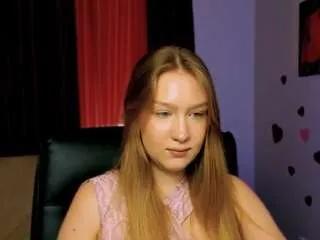 Offline playful-sophie on CamSoda