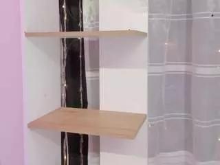 Offline purple-slut on CamSoda