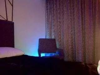 quinnmariexo — Public pussy play til orgasm [1372 tokens remaining]