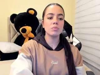 Offline salomebrunette on CamSoda