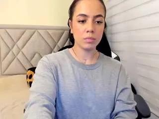 Offline salomebrunette on CamSoda