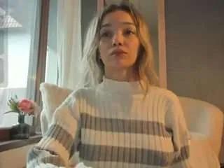 Offline sassyt33n on CamSoda