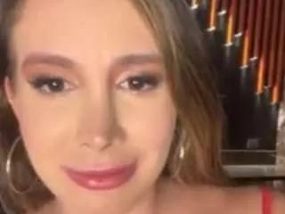 Offline scarletbenz on CamSoda