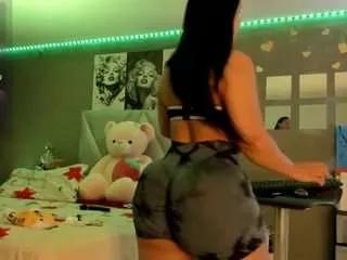 Offline sexyzoee on CamSoda