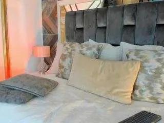 Offline taniiasmiith on CamSoda