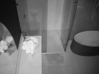 Freechat voyeurcam-casa-salsa-bathroom-6 on CamSoda