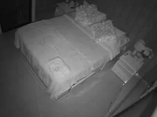 Freechat voyeurcam-casa-salsa-bedroom-7 on CamSoda