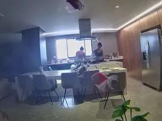 Freechat voyeurcam-casa-salsa-fishtank on CamSoda