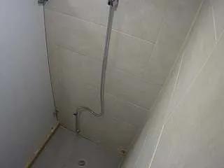 Freechat voyeurcam-jb-shower-1 on CamSoda