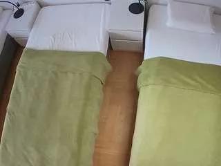 Freechat voyeurcam-julmodels-bed-5 on CamSoda