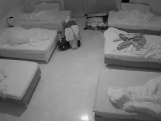 Freechat voyeurcam-julmodels-bed-6 on CamSoda