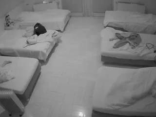 Freechat voyeurcam-julmodels-bed-6 on CamSoda