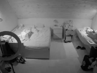 Freechat voyeurcam-julmodels-greybed-3 on CamSoda