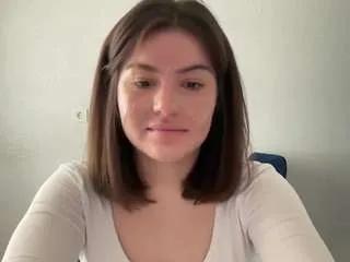 Offline youramy on CamSoda