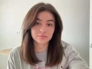 Offline youramy on CamSoda