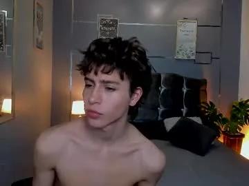 chrristopher77 on Chaturbate 