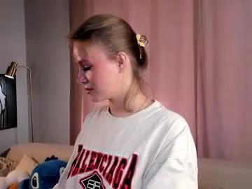 Freechat lipswithsweetonthem on Chaturbate