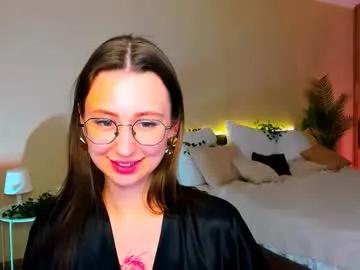 Group yourlovelystoryy on Chaturbate