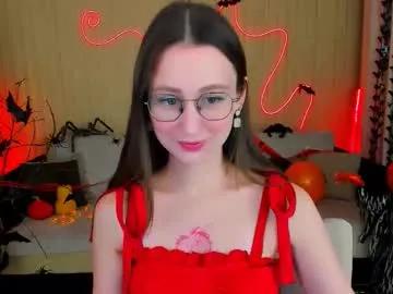Group yourlovelystoryy on Chaturbate