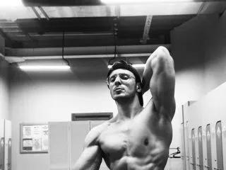 Offline aaron_chili on Flirt4Free