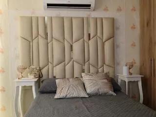 Away abril_wood on Flirt4Free